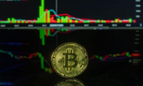 A próxima grande resistência do Bitcoin está na faixa dos US$ 83 mil, aponta Glassnode