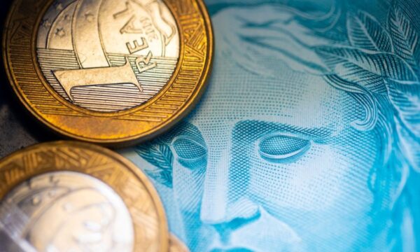 Tesouro eleva a até 53% fatia esperada de títulos ligados à Selic na dívida pública em 2026