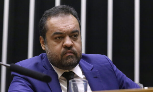 PF faz nova operação de busca e apreensão contra ex-governador do Rio Cláudio Castro