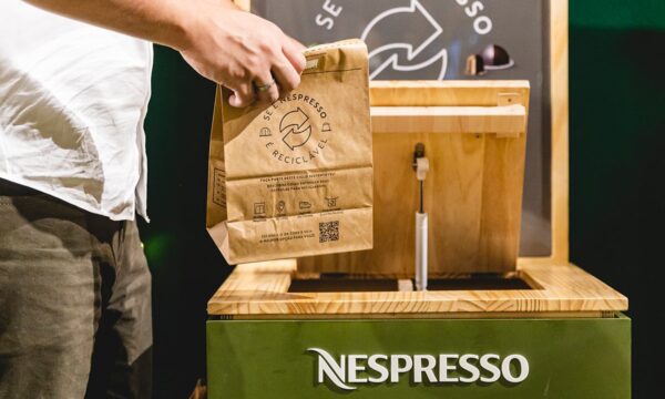 Cápsulas de café usadas valem brindes da Nespresso
