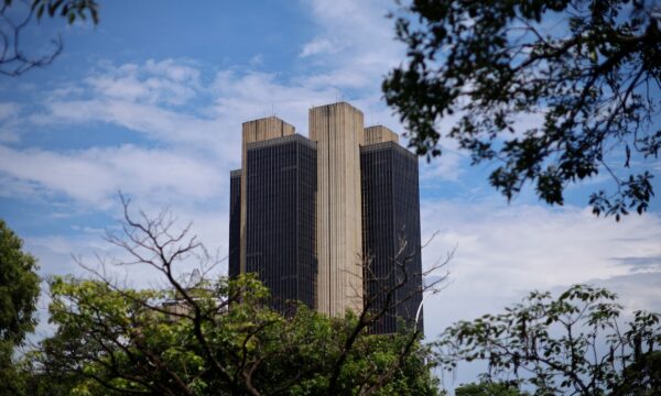 Focus, pesquisa eleitoral, falas do Fed e mais destaques desta segunda-feira