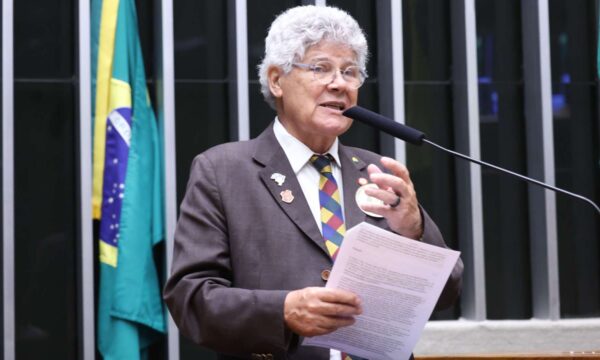 Deputado do PSOL apresenta projeto de lei para banir bets no Brasil e pagamentos com criptomoedas nas plataformas