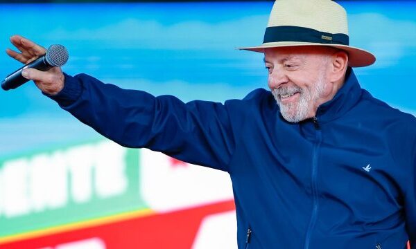 Pressão do custo de vida desafia projeto de reeleição de Lula