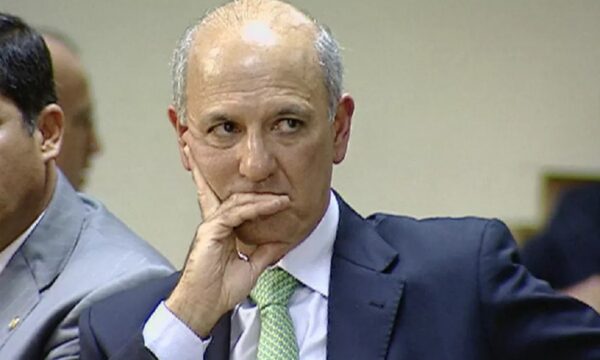 TRE-DF rejeita registro de candidatura de José Roberto Arruda