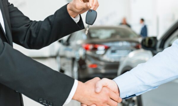 Clonagem de veículos reforça alerta na compra de usados