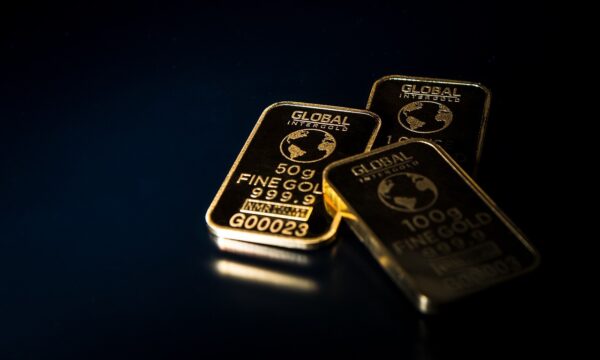 Ouro cai ao menor nível em quase dois meses com estresse no mercado global de juros