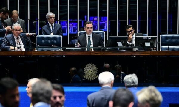 Governo reserva R$ 44,8 bilhões para emendas parlamentares em 2027