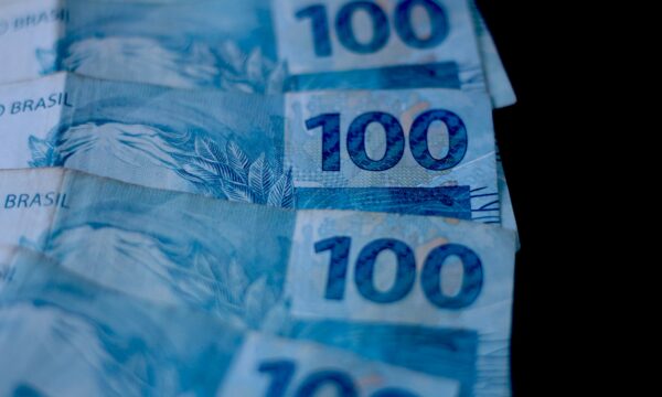 Quando é o quinto dia útil de outubro de 2026? Confira data máxima de pagamento de salário