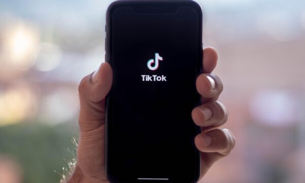 TikTok ofereceu recurso de segurança ‘placebo’ a adolescentes e crianças em experimento, alega NY